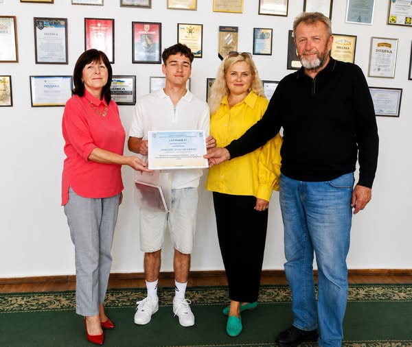 Випускник Летичівського ліцею Дмитро Лучковський отримав 200 балів на НМТ з математики