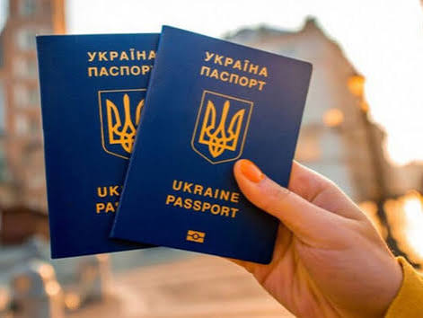 Слідчі перевіряють можливі фіктивні закордонні відрядження посадовців місцевого самоврядування Хмельниччини